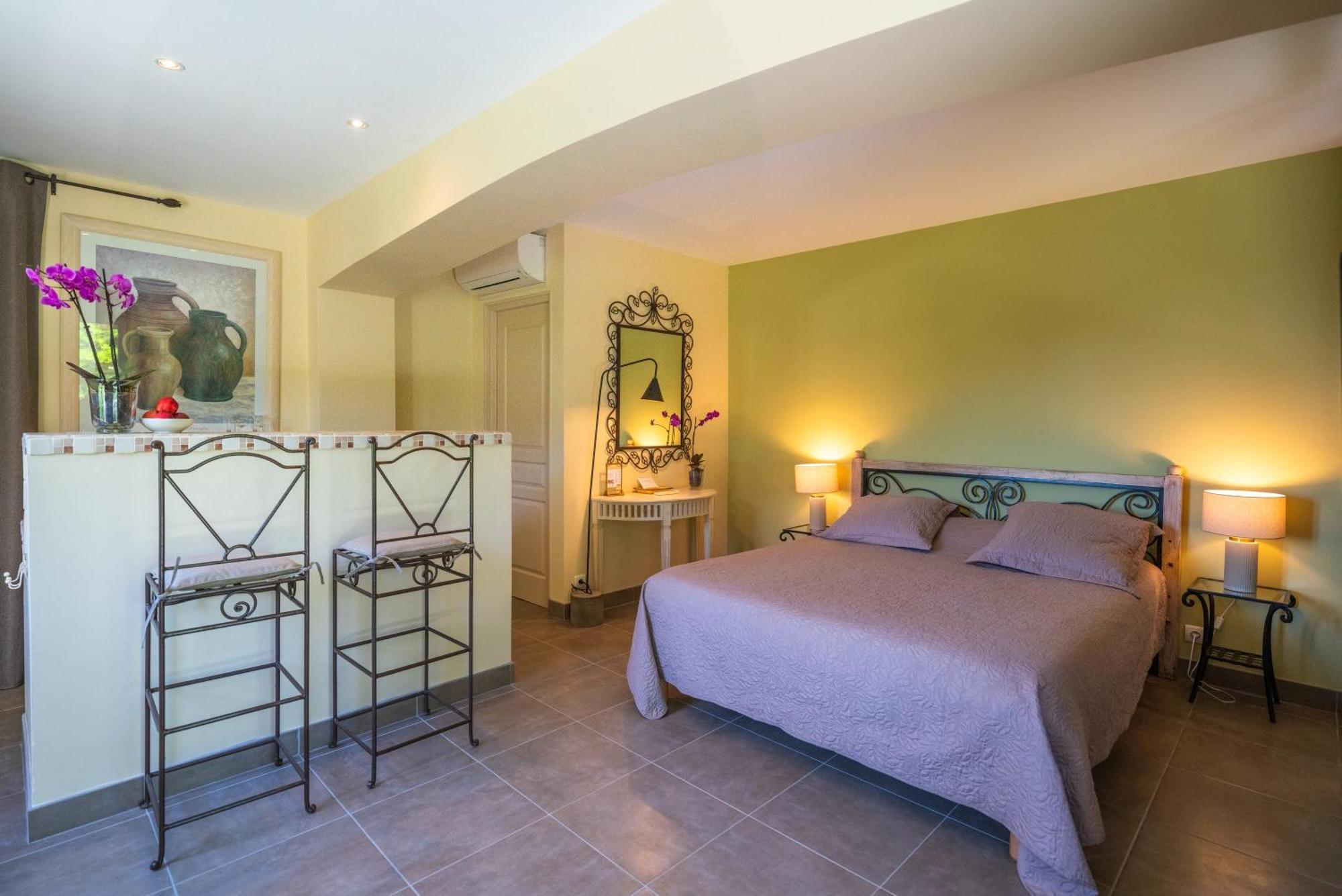 La Colline De Vence Bed & Breakfast Exterior photo