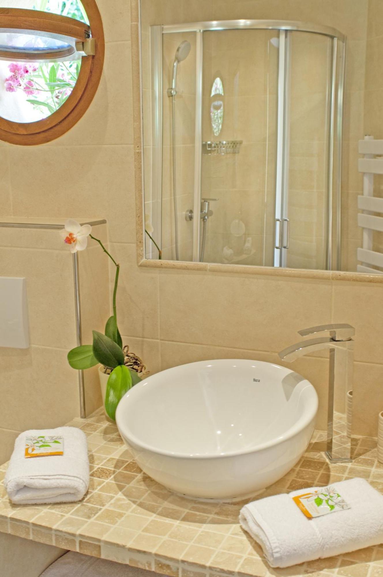 La Colline De Vence Bed & Breakfast Exterior photo